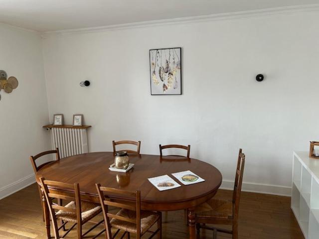 Hubert Apartment Carignan ภายนอก รูปภาพ